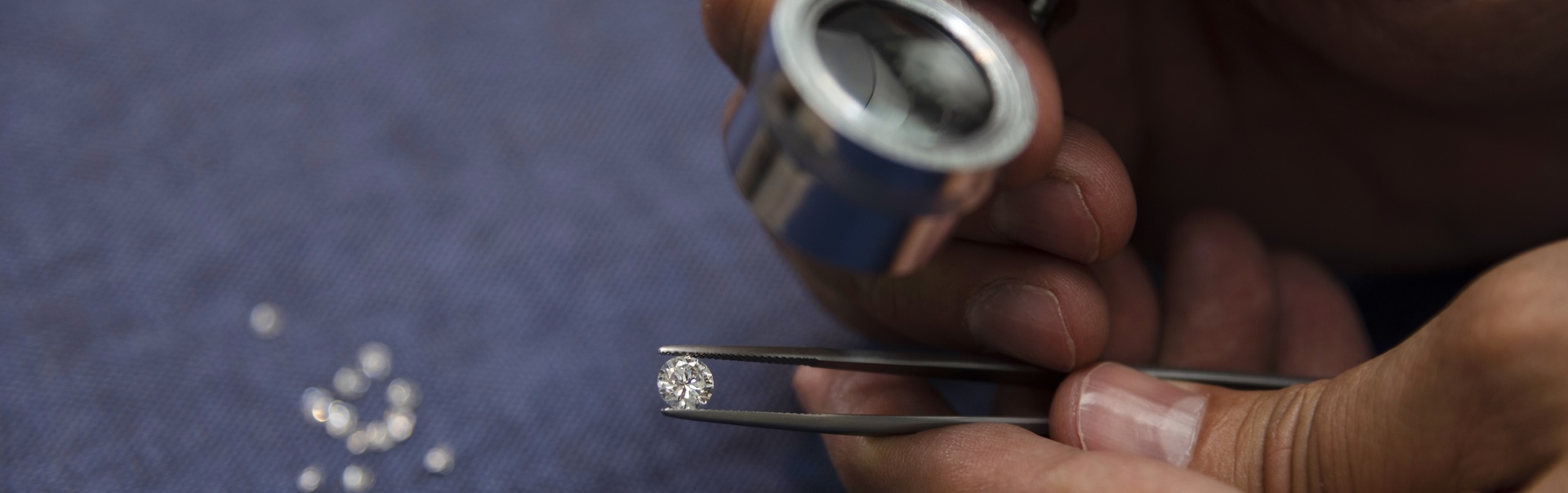 Jewellery manufacturer improves manpower productivity with ergonomics implementation, motion waste and searching reduction through Lean workstation design